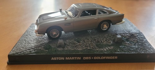 Miniature aston martin - miniature,