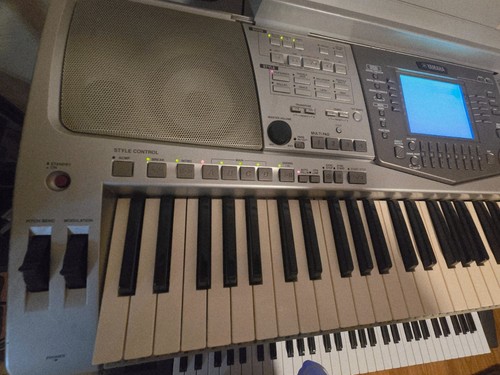 Yamaha psr 2100 keyboard - yamaha,