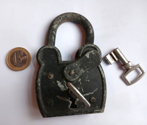 Cadenas ancien avec clés - avec,