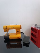 Machine à coudre Omnia M12