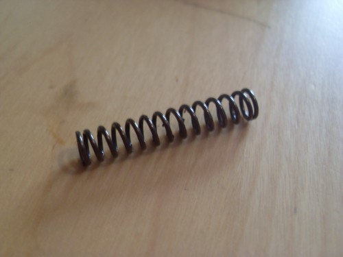 Ressort boulon pompe - +,