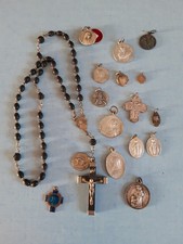 Lot d'objets religieux : dt
