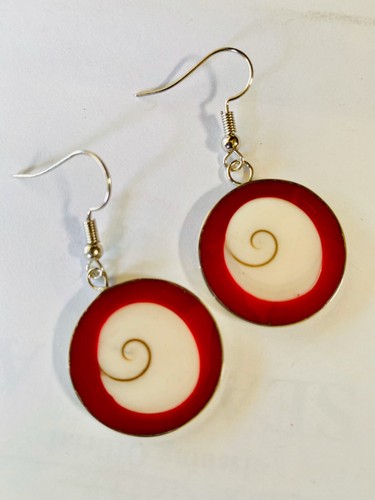 Red round spiral shiva shell - red,