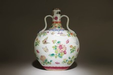 A Fencai Moonflask Vase