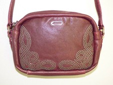 Sac The Messenger en cuir burgundy et clous IKKS