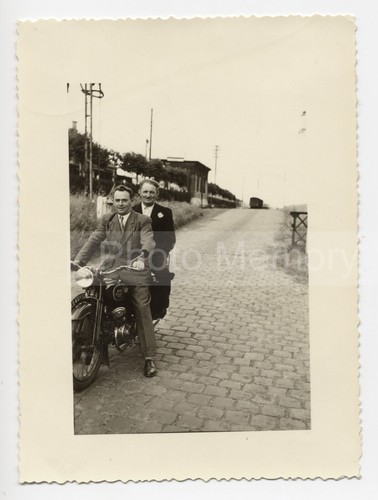 Selle sur une moto rené - sur,