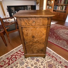 ANCIEN CHEVET UNE PORTE ET UN