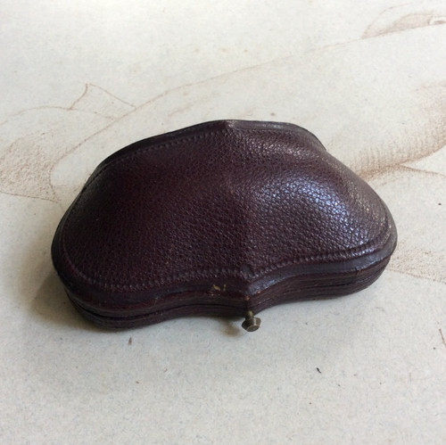 Ecrin bijou ancien cuir - à,