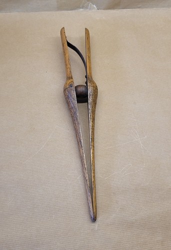Pince gant ancien bois - gant,