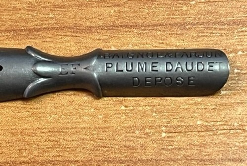 Plume daudet baignol - plume,