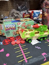 1988 Mattel - COMBAT CARTON - Food Fighters Ketchup Transport Vehicle Great Con