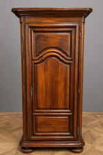 Armoire bonnetiére Louis XIII