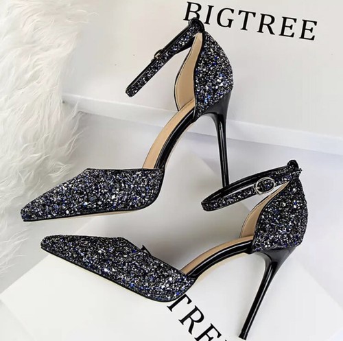 Chaussures talons hauts - à,
