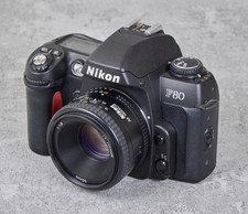 NIKON F80 noir - 50 mm 1:1,8
