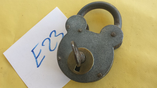 E23 très ancien cadenas - ancien, à