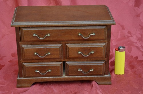 Commode poupée boîte à - commode, de
