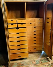 Meuble de métier avec 22