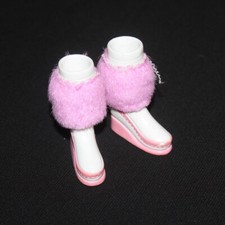 Pair of white and pink fur boots shoes doll BRATZ winter