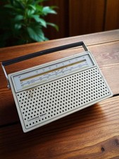 Poste radio vintage ancien à