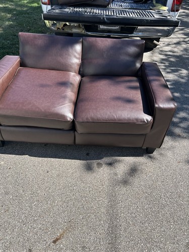 Love seat comfortable - comfortable, leather