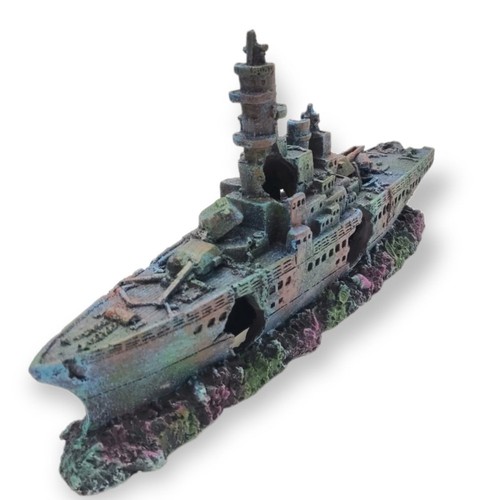 Bateau gris épave 4 x - x,