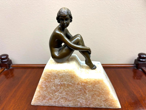 Sculpture bronze une jeune - une,