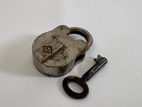 Cadenas ancien laiton avec - ancien,