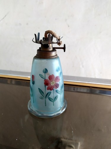 Petite lampe petrole - petite, a