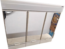 Ancienne Armoire À Pharmacie