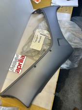 1 flanc carénage avant droit