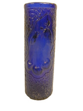 🇫🇷 VASE ROULEAU VERRE BLEU COBALT DECOR CERISES EN RELIEF