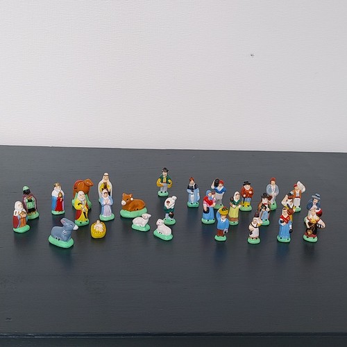 Lot santons taille puces - de,