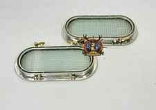 Paire de hublots de navire