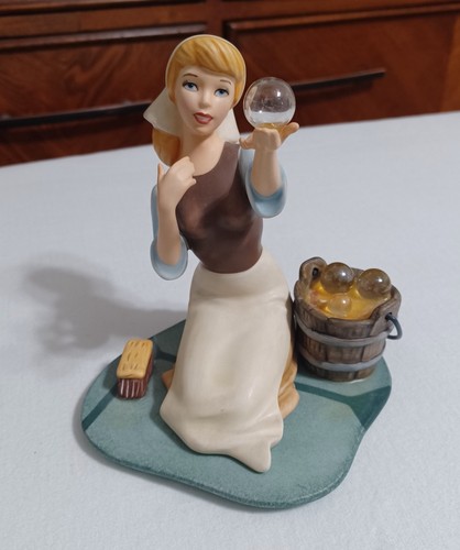 Walt disney classics - walt,