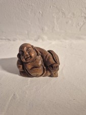 Bouddha Sculté Dans Bois