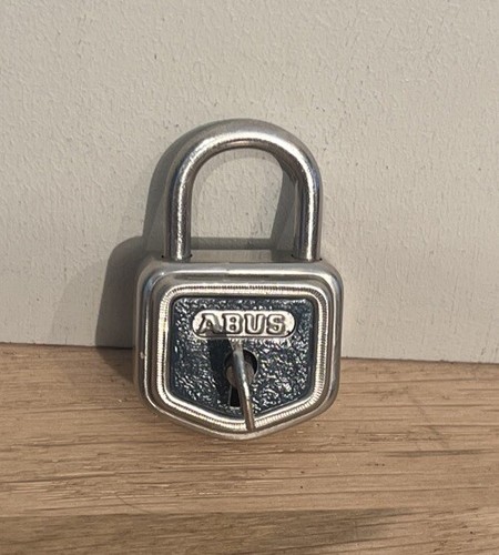 Ancien petit cadenas abus - ancien,