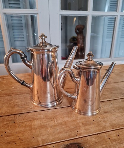 Deux cafetières métal - deux,