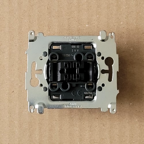 Arnould initia 69002 1 - 69002,