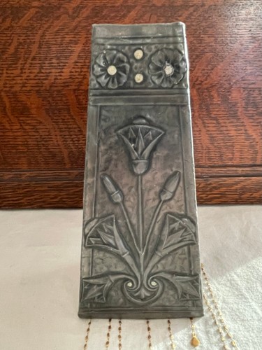 Rare vase tain repousse - vase, étain
