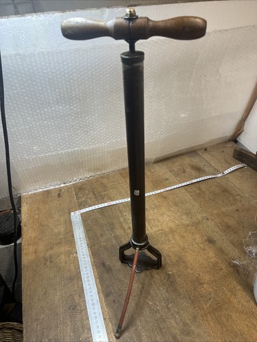 Outil ancien pompe pied - outil, à
