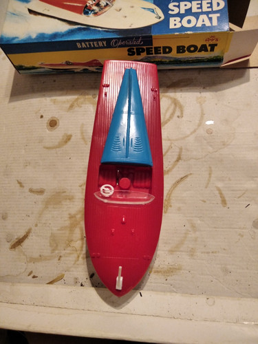 Bateau moteur plastique - À,