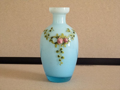 Très joli petit vase - , de