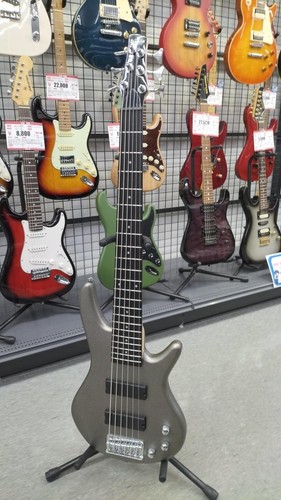 Guitare basse électrique