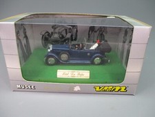 ZA099 VEREM MUSEE 308 1/43 1:43 Fiat 525 of the Pope with figures