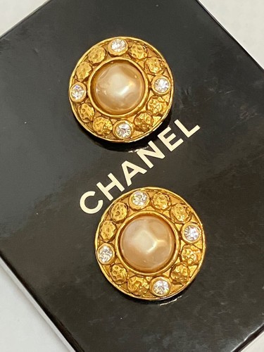 Chanel vintage gold pearl - chanel,