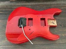Carrosserie rouge Charvel by Jackson modèle 3A Ferrari années 80 avec trémolo...