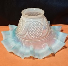 ancienne tulipe verre opaline