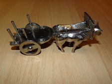 Charrue tiré par 2 vaches métal