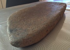 Superbe grande meule dormante