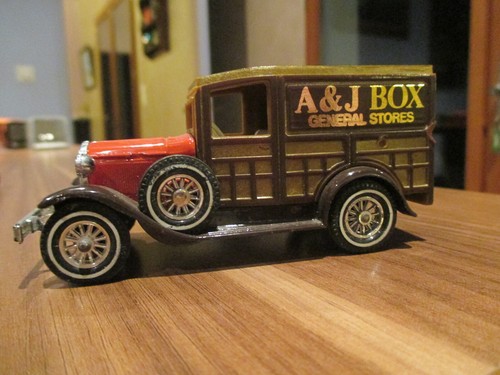 Miniature matchbox - 1/43,